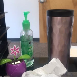 Meet your Posher, Wendy